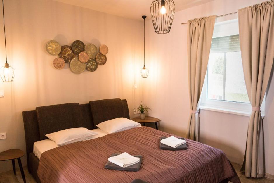 Balkon Apartmanhaz Panzio Balatonfured Exterior photo